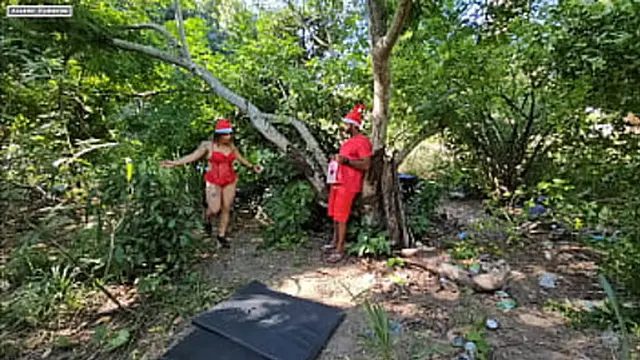 Dirty Santa surprise: ′My boyfriend′s woodsy attendance gift′