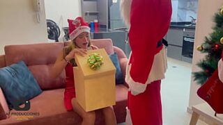 Santa's Huge Dick🍆 and Tasty Milk for the Latina Girl at Christmas