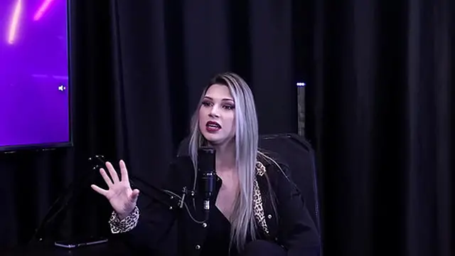 People want to see more of her pussy, and she has filmed with several girls - Melody Antunes