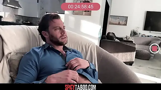 Political Crush Sucks Dick🌭 &mdash;  Gets Anal👌 From Her Hero