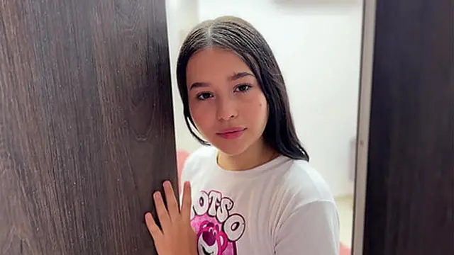 I’m seeking revenge on my best friend by fucking his favorite girlfriend