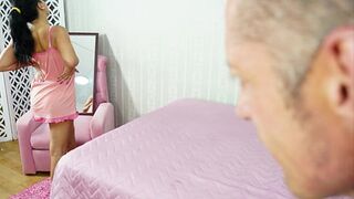 I Spied on My Young Stepsister Getting Undressed