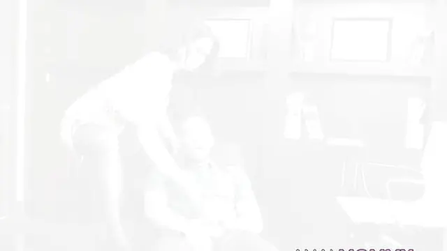 Gorgeous MILF therapist pleases client with her tight hole