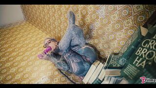 ANAL gapes and PISS on books and TOYS