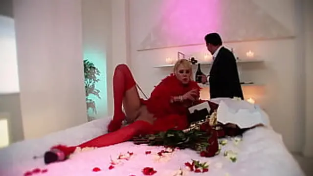 Intense Afternoon - Hot MILF Action - Anal👌 - Group Sex - Party Fun