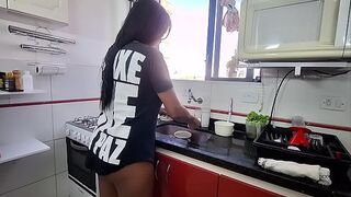 My step cousin took advantage of me when it was just the two of us at home, he made me suck his black dick, he fucked my pussy nicely, he didn't even forgive my ass and to finish he came in my mouth