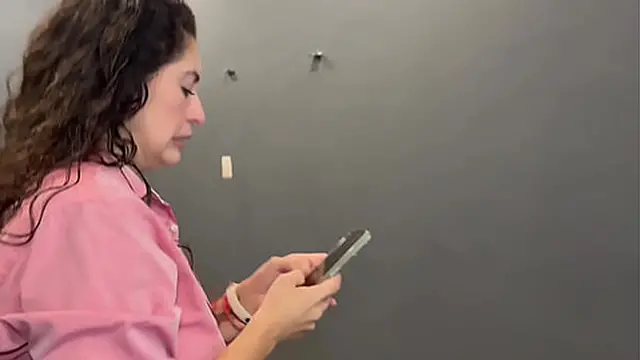 Hot busty MILF lets two men fix her AC with her ass🍑