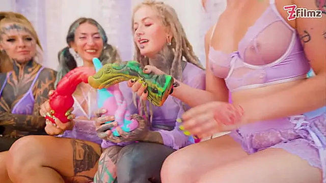 Squirt Mayhem – 5 Girls Squirting Together with Anal Dildos &mdash;  Gaping &mdash;  Prolapse & ATM