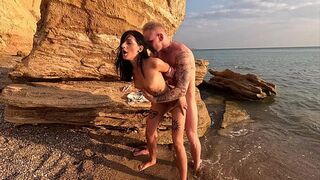 I took slender Eva Tender to a beautiful place by the sea and received thanks in the form of anal