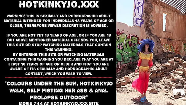 Colours under the sun  Hotkinkyjo walk &mdash;  self fisting her ass & anal prolapse outdoor