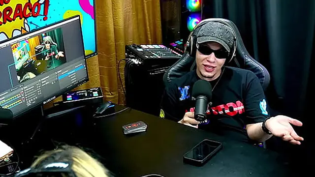 The young girl showed her vagina in the middle of the podcast &mdash;  it was all wet &mdash;  and all hell broke loose! - Bang bang in the brawl!