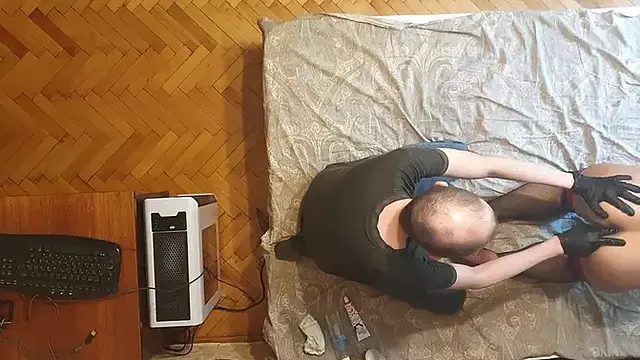 Amateur couple gets intimate with closeup anal play