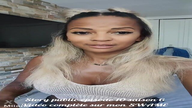 Two hot babes share lucky guy in FFM threesome