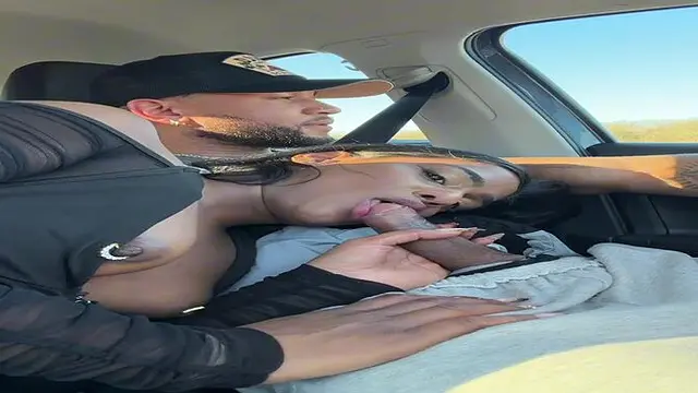 Amateur Asian babe gives a sloppy deepthroat blowjob in the car while