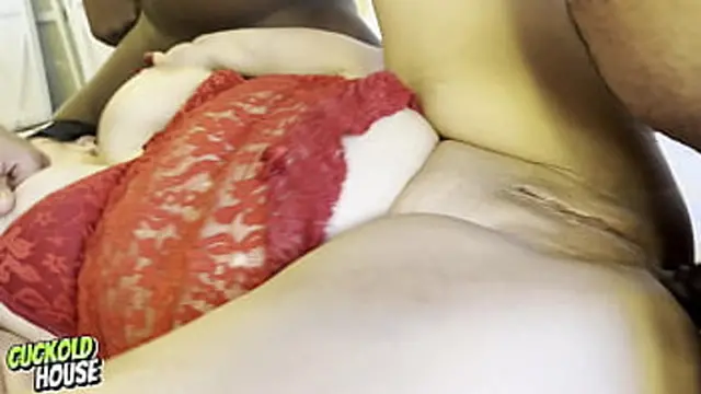 Spouse brings partner to private🤫 club for group anal👌 encounters