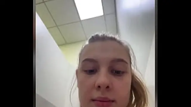 Big anal👌 toy in tight ass🍑  Finger fucking soft pussy✌